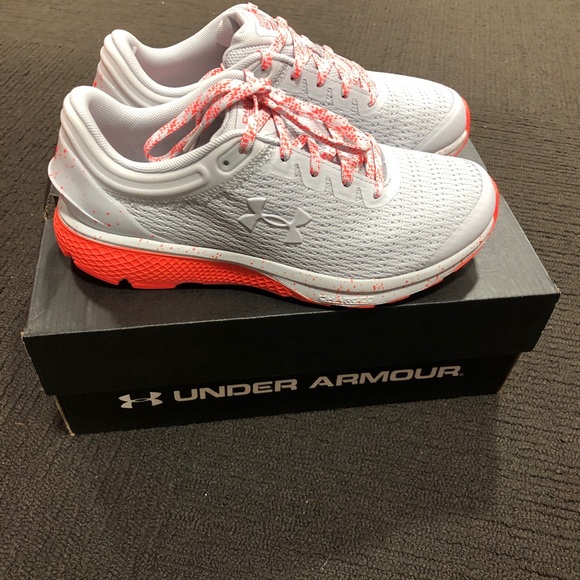 New Under Armour - Picture 4 of 5